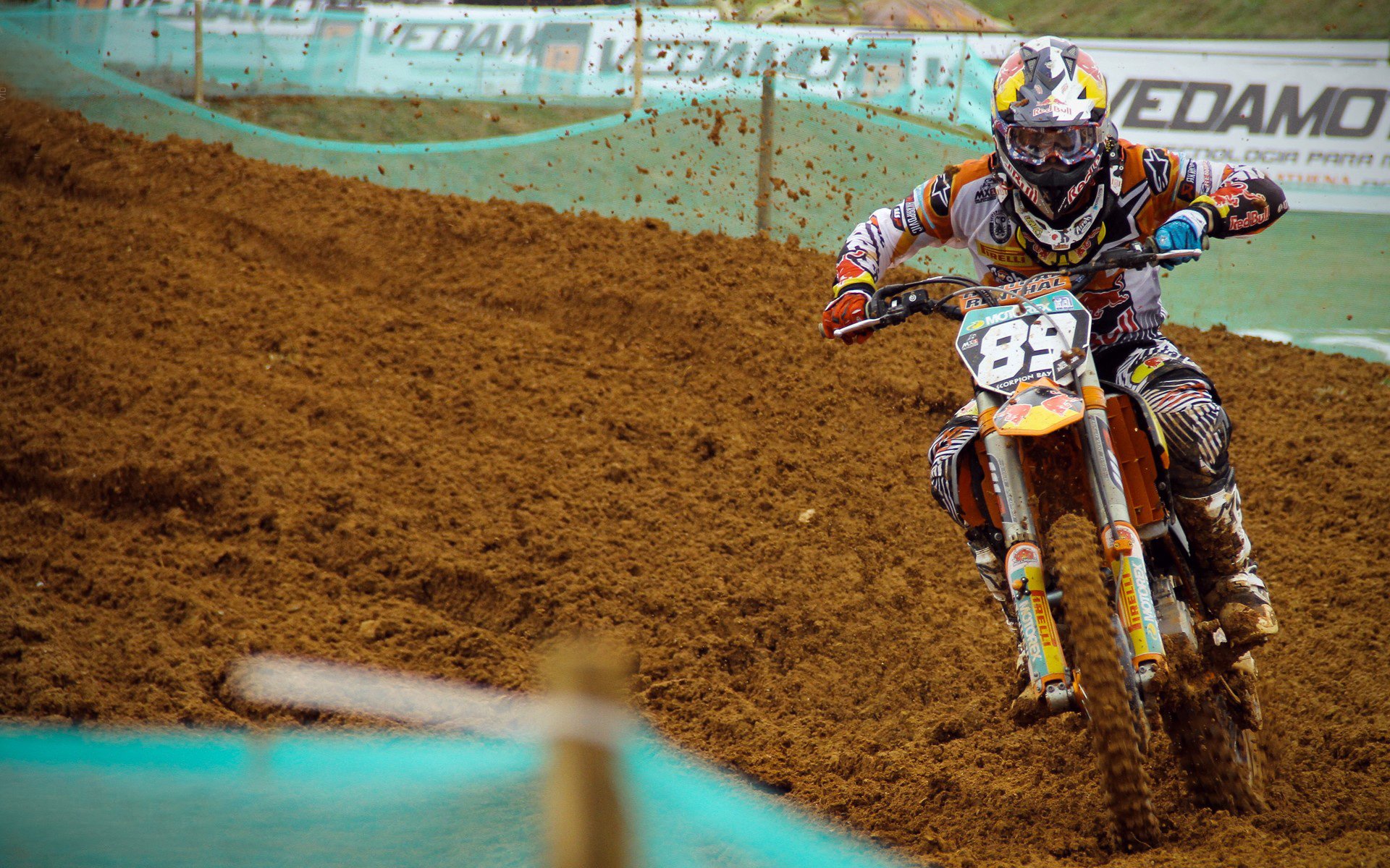 “德甲领先阵营奋勇冲刺，争冠争夺一触即发”，德甲晋级